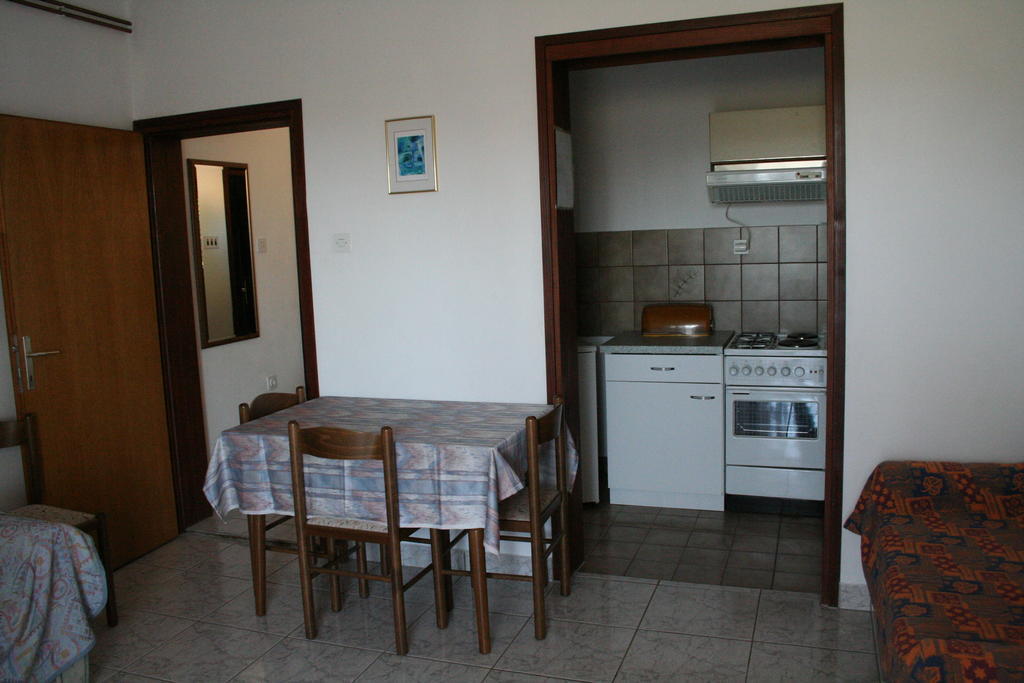 Apartments Santa Barbara Biograd Na Moru Quarto foto